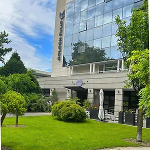 Golden Tulip Aix Les Bains - & Экс-ле-Бен