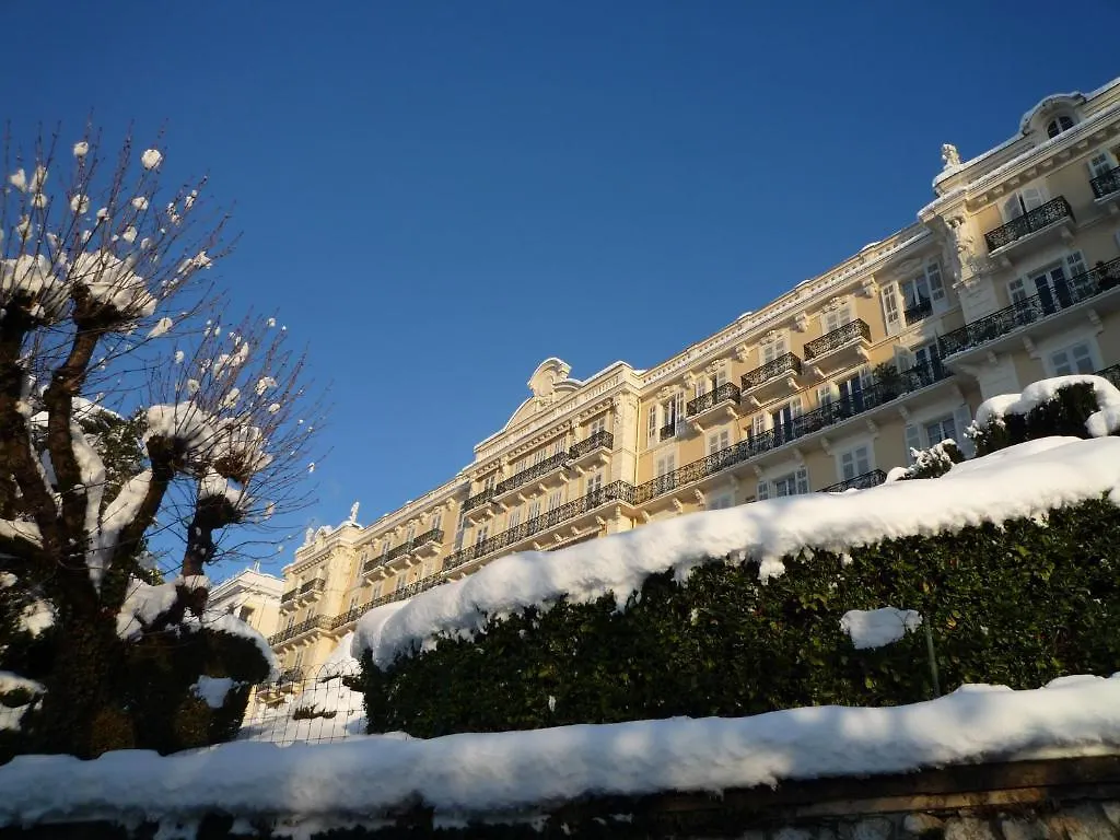 Апарт-отель Апарт отель Aux Meubles Du Manoir Экс-ле-Бен